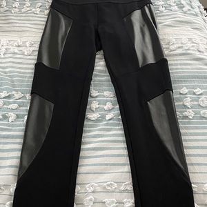 BCBG Soft stretch knit leggings